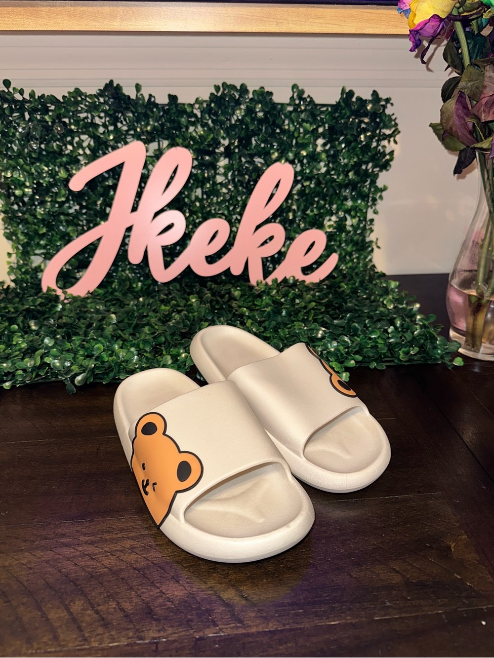 White Slip-on Bear Slide Sandals sizes 5.5, 6, 7